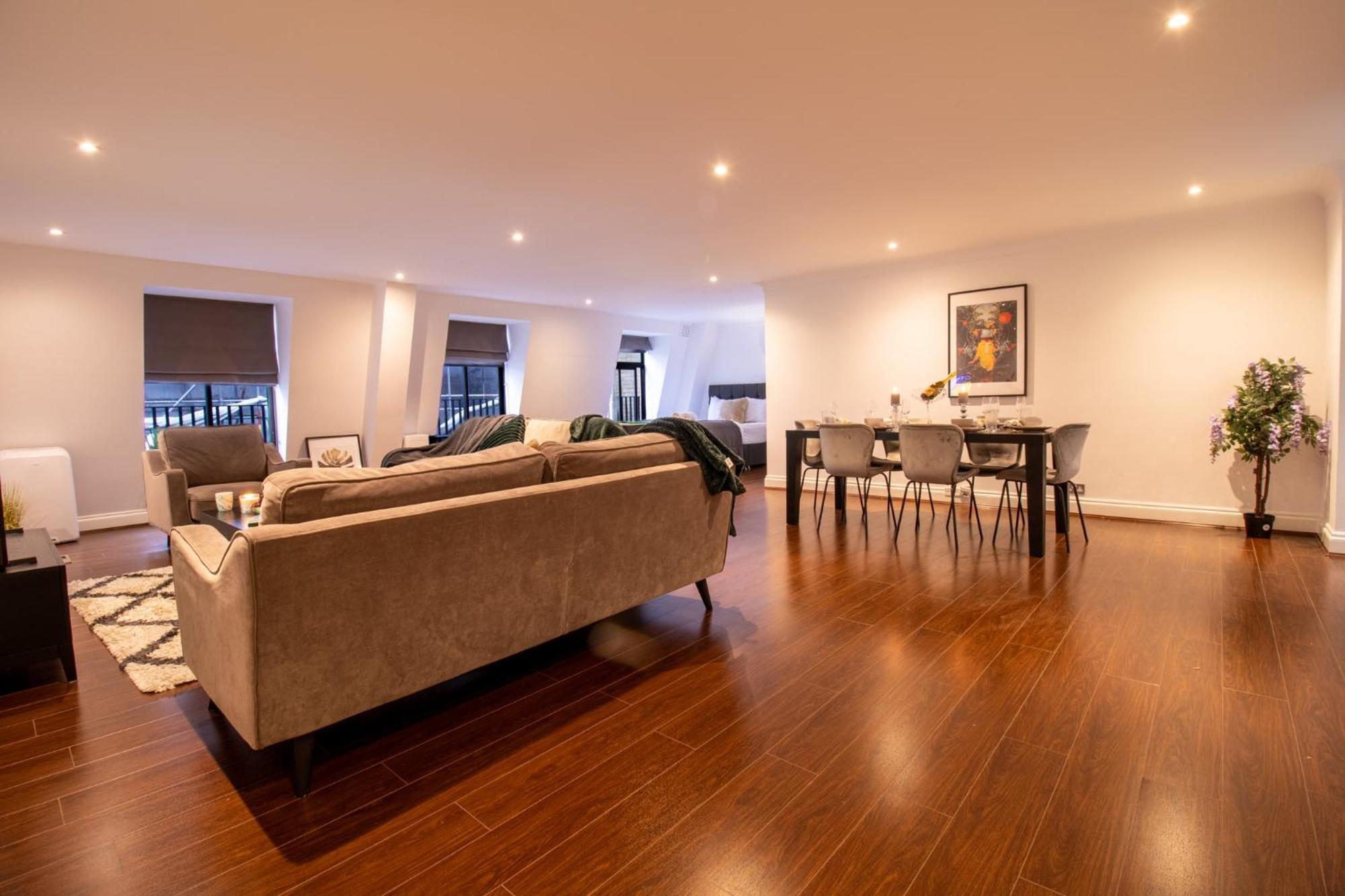 Spacious 2 Bedroom Flat With Pool Table Opposite Green Park 7 * Londra