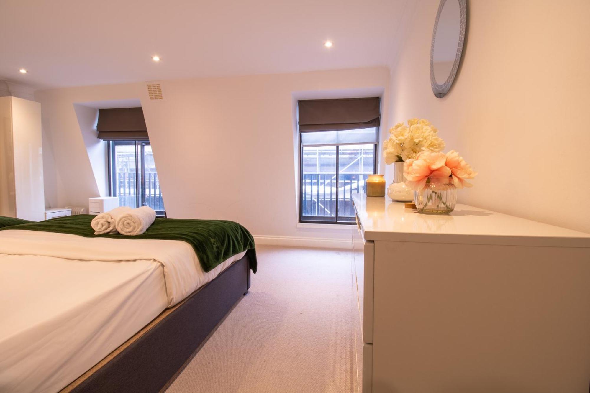 Spacious 2 Bedroom Flat With Pool Table Opposite Green Park 7