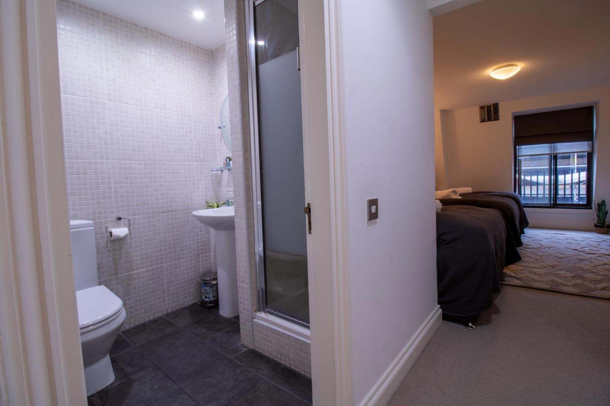 Spacious 2 Bedroom Flat With Pool Table Opposite Green Park 7 Appartamento