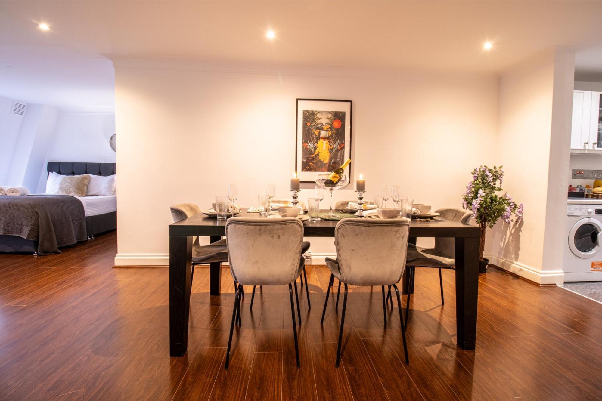 Appartamento Spacious 2 Bedroom Flat With Pool Table Opposite Green Park 7 Londra