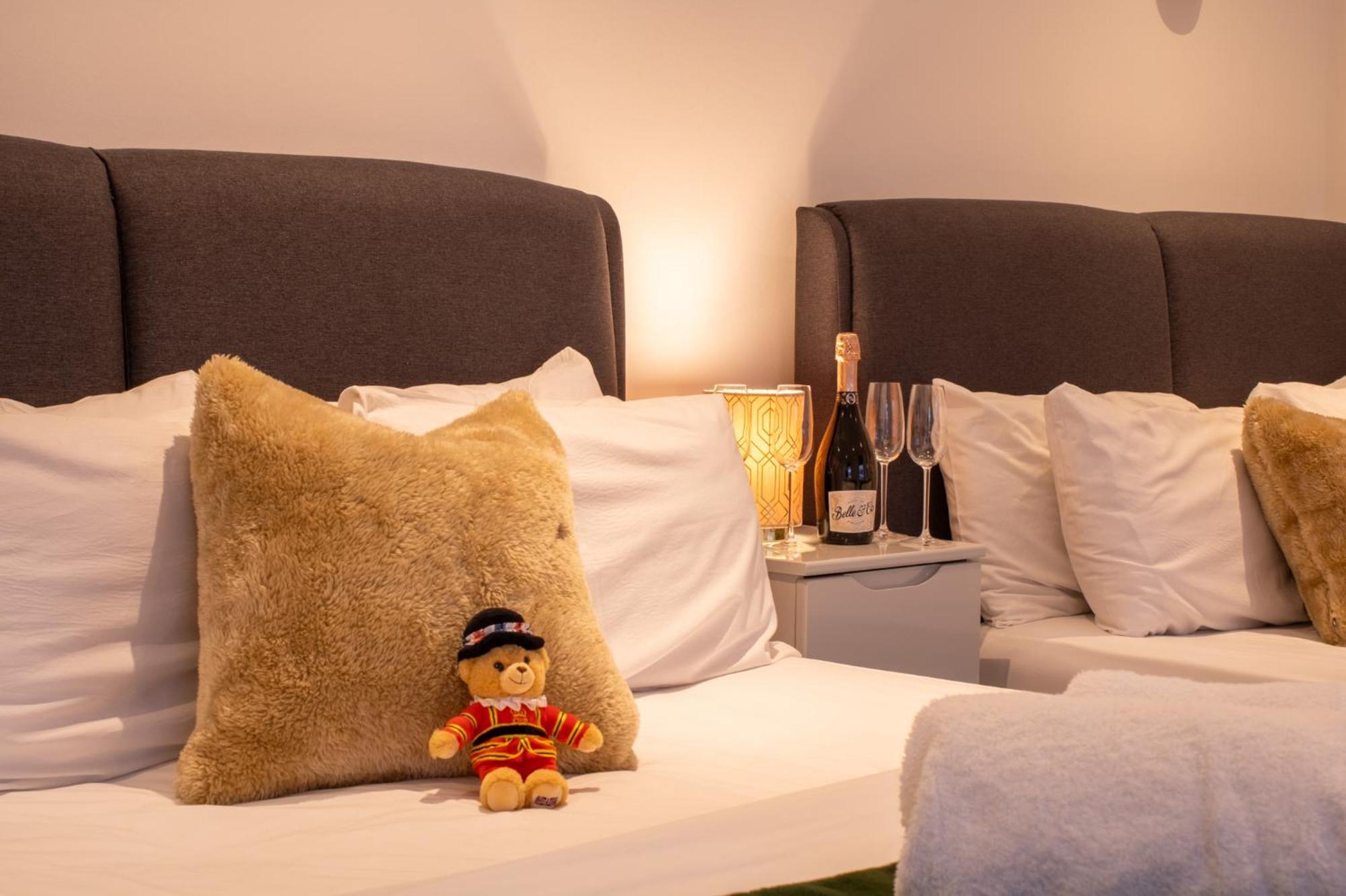 Spacious 2 Bedroom Flat With Pool Table Opposite Green Park 7 Appartamento