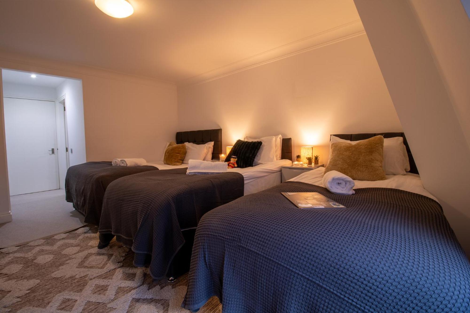 Spacious 2 Bedroom Flat With Pool Table Opposite Green Park 7