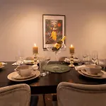 Spacious 2 Bedroom Flat With Pool Table Opposite Green Park 7