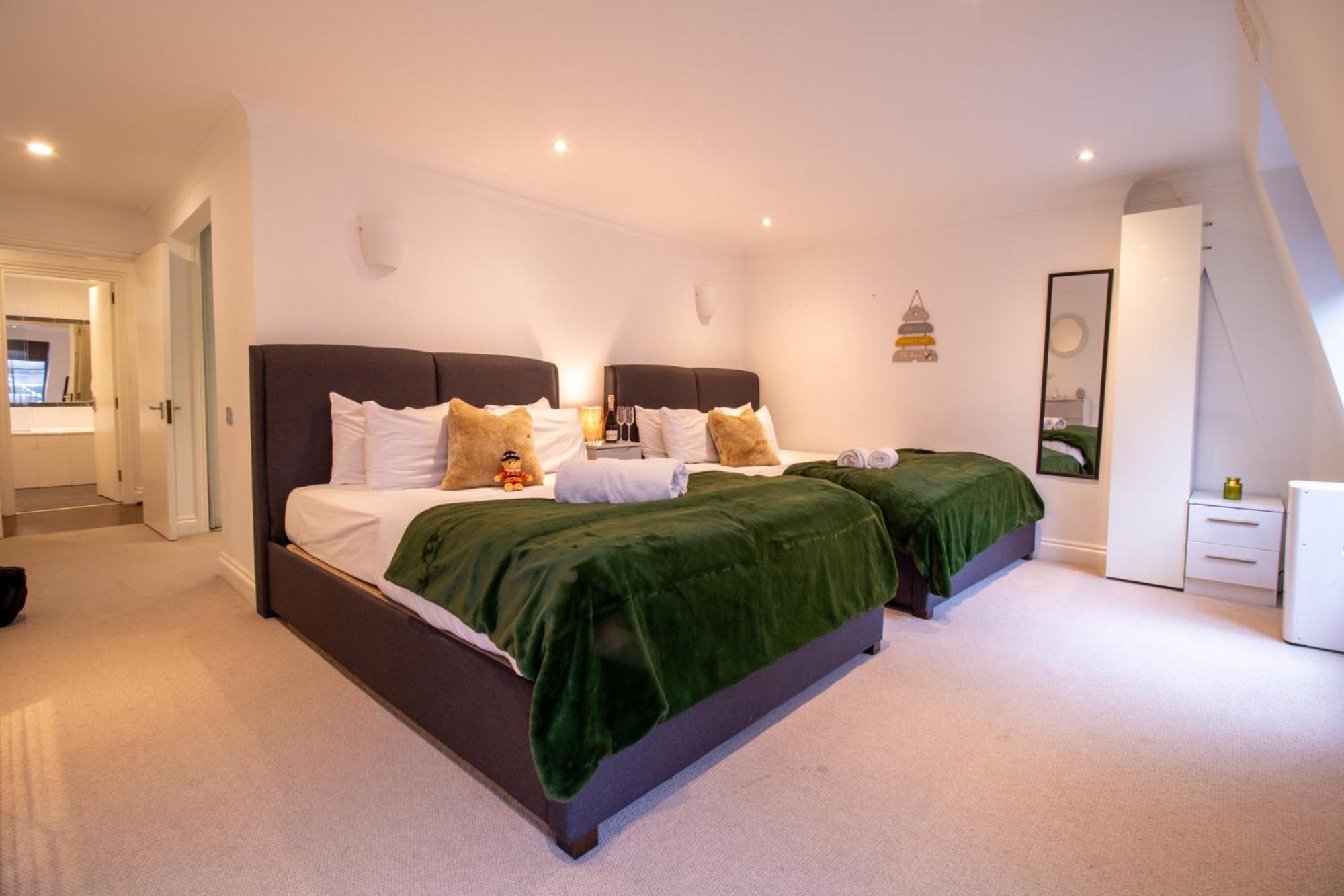 Apartment Spacious 2 Bedroom Flat With Pool Table Opposite Green Park 7 *